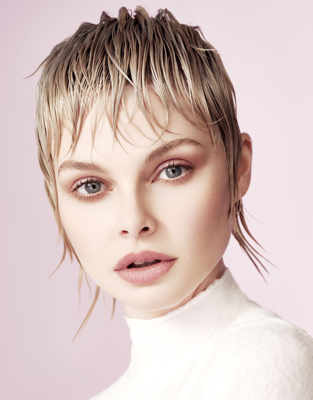 wet look e capelli effetto bagnato autunno 2024