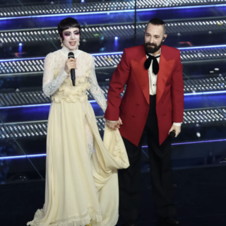 Sanremo 2025, le acconciature della prima serata | Colorami Magazine